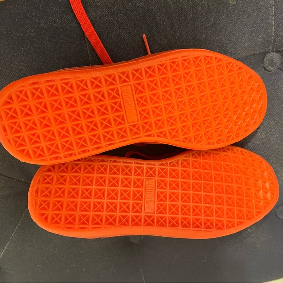 Red suede puma sneakers - Picture 3 of 4